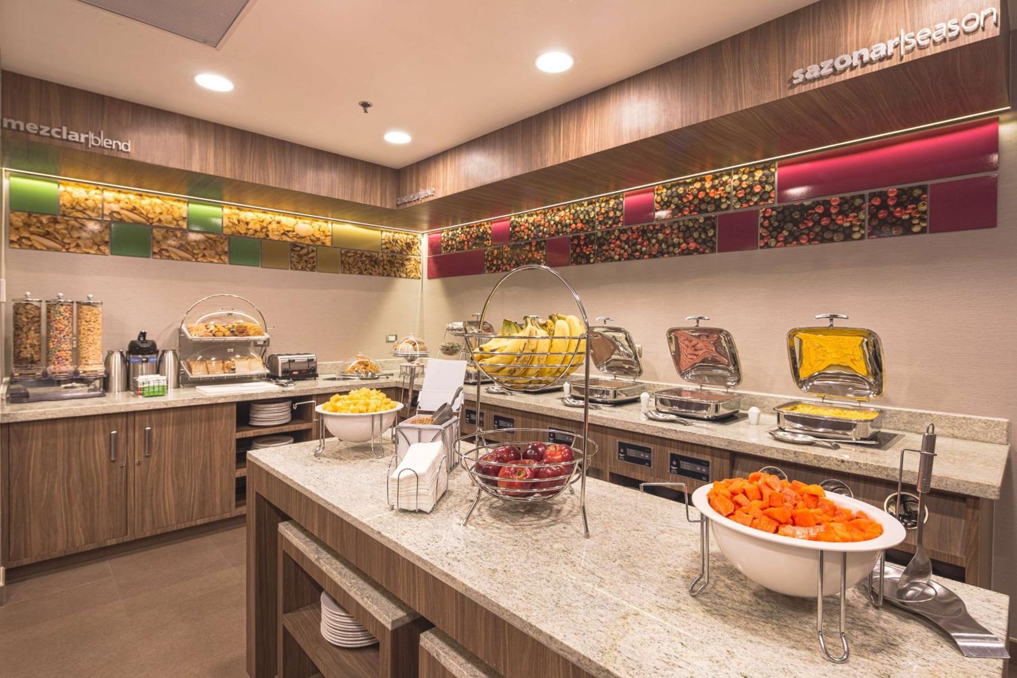 Hampton By Hilton Monterrey Galerias Obispado Exteriör bild